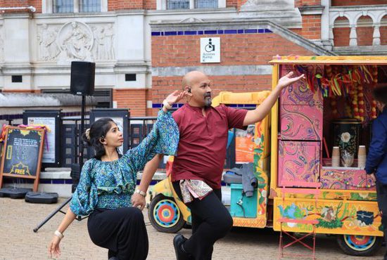 Production image of the outdoor show Teabreak