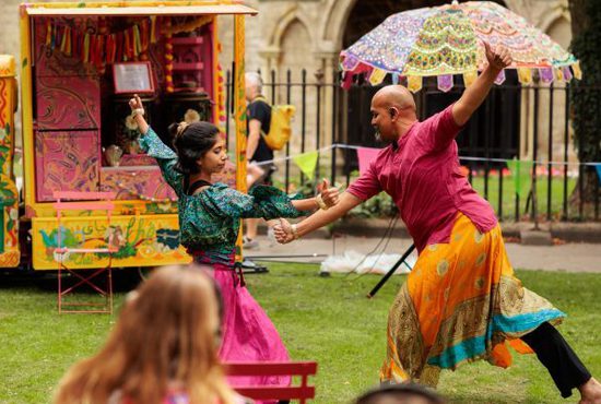 Production image of the outdoor show Teabreak